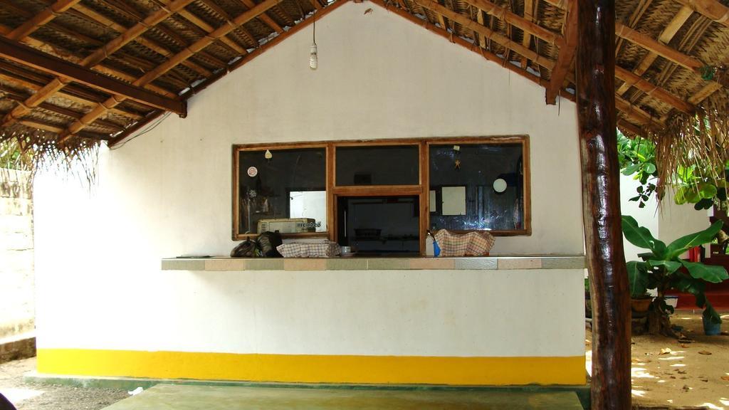 Rupa'S Hotel Arugam Bay Buitenkant foto