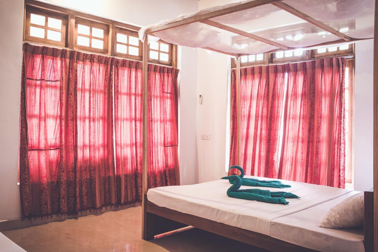 Rupa'S Hotel Arugam Bay Buitenkant foto