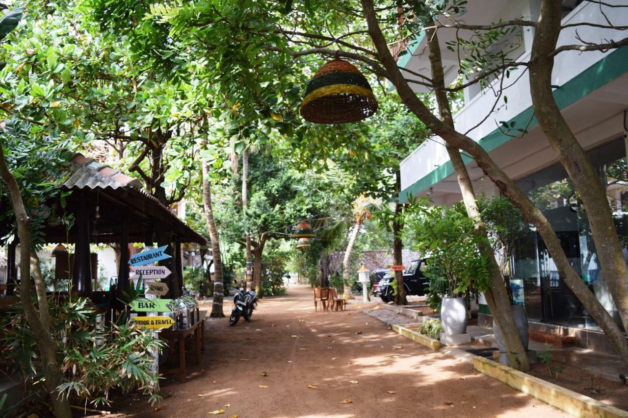 Rupa'S Hotel Arugam Bay Buitenkant foto